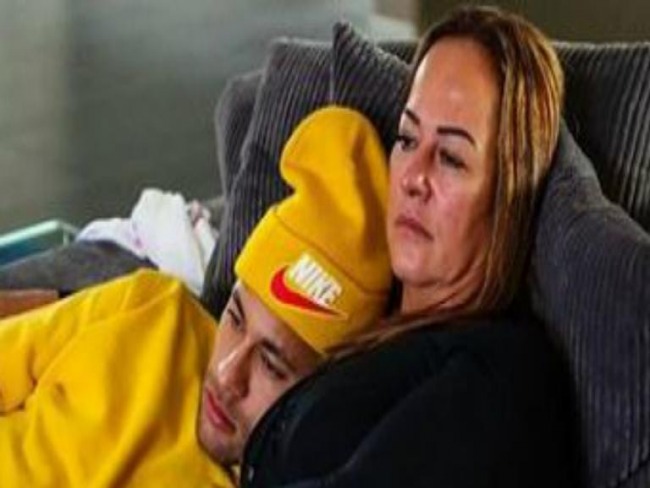 Após turbulência, mãe de Neymar manda recado ao jogador e comove fãs: ''Deus sempre esteve nos cuidando''