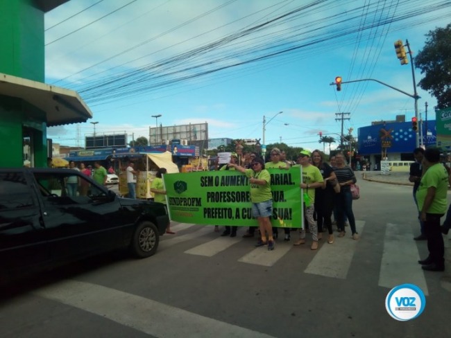 Professores da Rede Municipal realizam ato em 2 dia de mobilizao de greve em Carpina