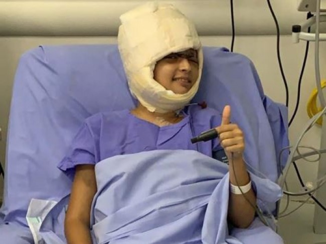 Jovem escalpelada por kart permanece bem após cirurgia