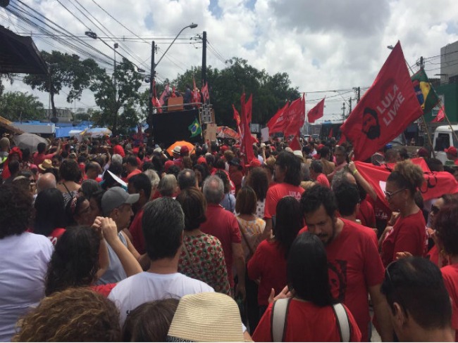 'Lula deve sair até o final de setembro', diz Haddad em ato no Recife