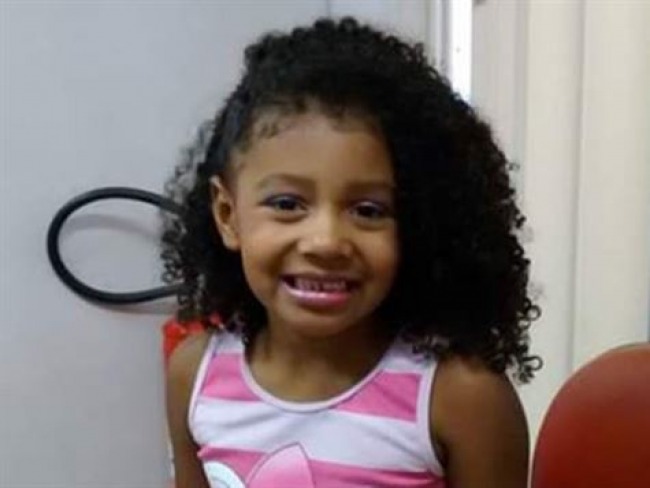Menina de oito anos morre baleada no Rio de Janeiro