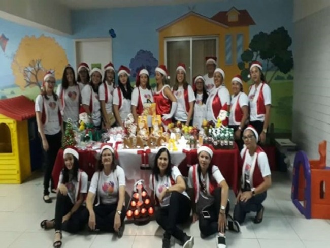 Projeto “Mãe de Anjos – O Amor Nos Alcançou” realizou visita de Natal no NACC