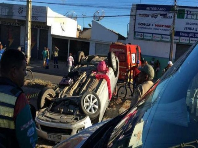 Cabo da PM de 35 anos morre em acidente de carro na BR 428 no Serto de Pernambuco