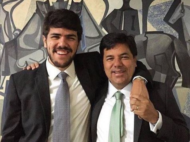 Filho do ex-ministro Mendona fica ferido em capotamento na BR-232; duas pessoas morrem