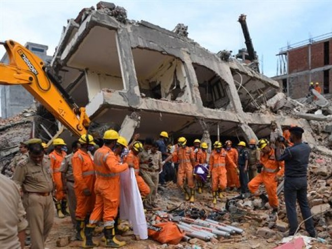 Prdio em construo desaba e deixa trs mortos na ndia