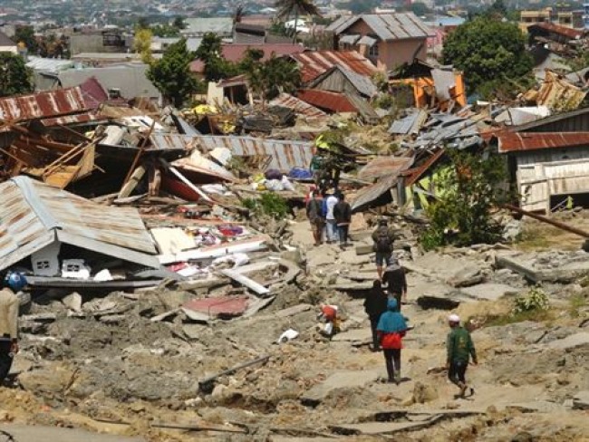Indonsia determina enterros em massa aps terremoto e tsunami