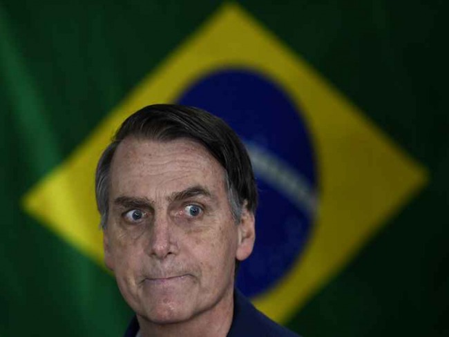 Bolsonaro cogita dar 13 para beneficirios do Bolsa Famlia