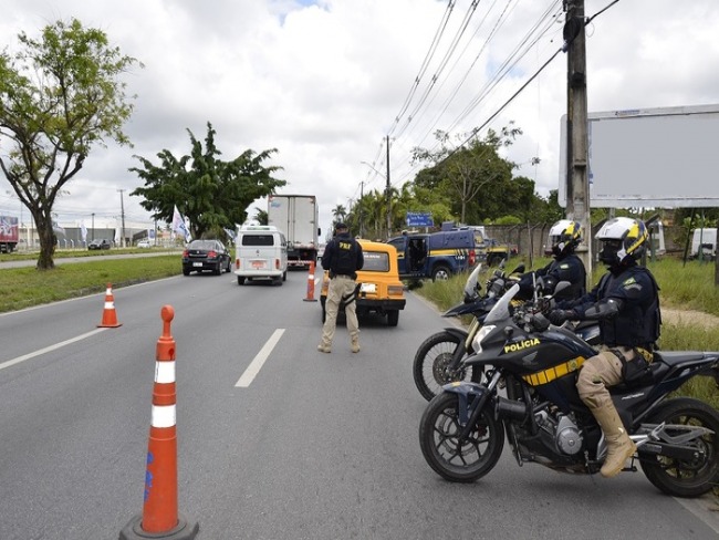 PRF intensifica fiscalizao no feriado de 12 de outubro em Pernambuco
