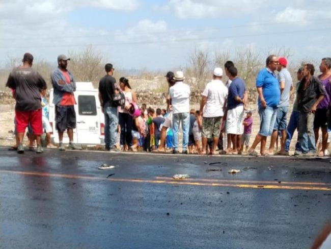 Acidente  registrado em trecho da BR-423 em Delmiro Gouveia