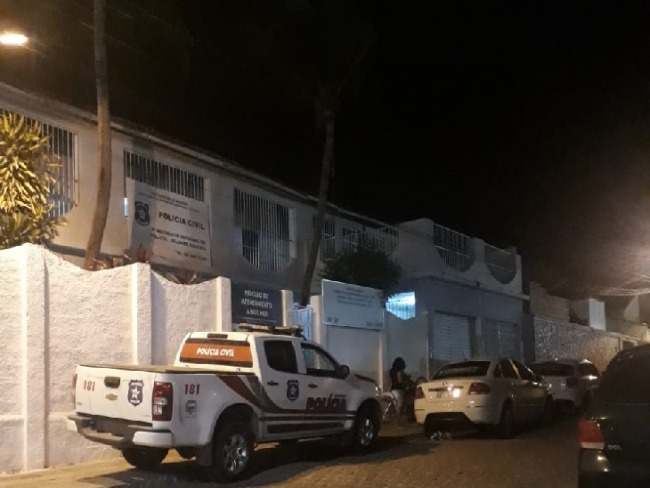 Criminosos realizam assalto em restaurante em Delmiro Gouveia; cerca de R$ 10 mil foi levado