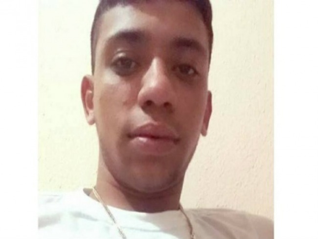 Jovem  assassinato a tiros em carreata pr-Haddad no Cear