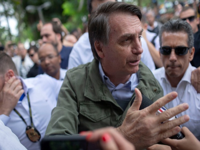 Bolsonaro defende que alunos filmem professores