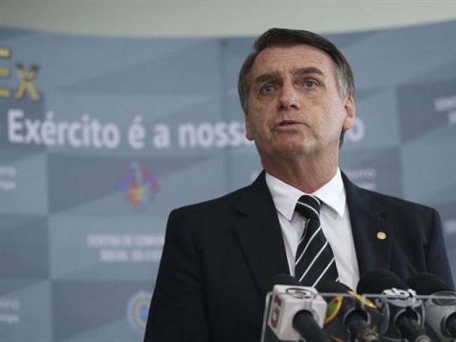 Aps empossado, Bolsonaro diz que a barra vai ser pesada