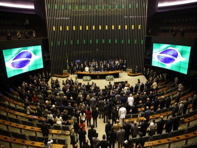 Congresso limita ao de Bolsonaro e debate semiparlamentarismo