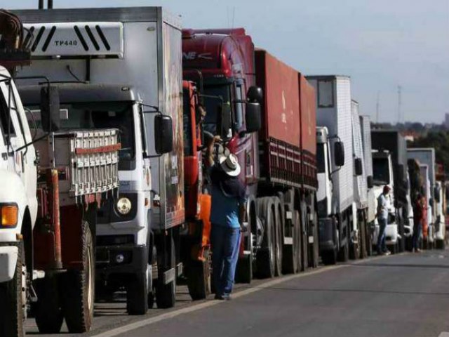 Ministrio de Minas e Energia diz que monitora situao do diesel