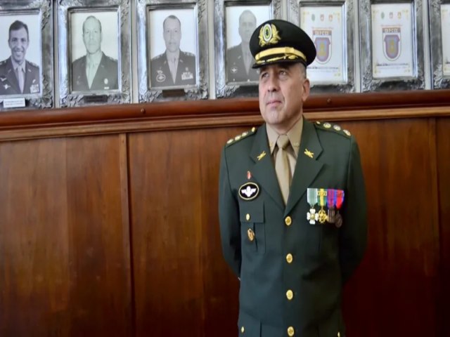 General suspeito de ter vetado retirada de acampamento no QG do Exrcito presta depoimento
