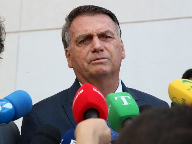 TSE rejeita recurso e mantm Bolsonaro inelegvel por oito anos
