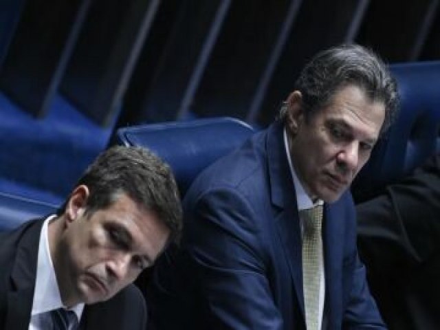 Lula se rene com Haddad e Campos Neto aps adiar deciso sobre mudana na meta de dficit zero