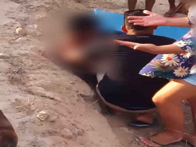 Jovem cai de moto em vala e fica gravemente ferido em estrada vicinal na zona rural de Delmiro Gouveia