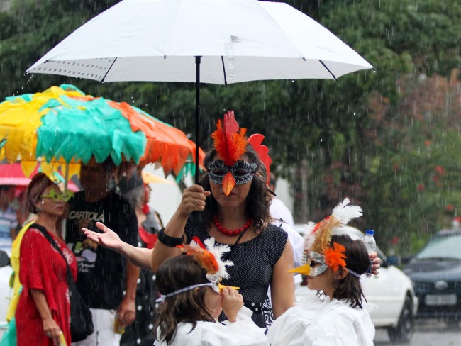 Folia molhada: carnaval será de muita chuva em todo Brasil