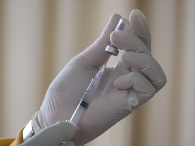Anvisa analisa pedido de registro de vacina contra dengue.