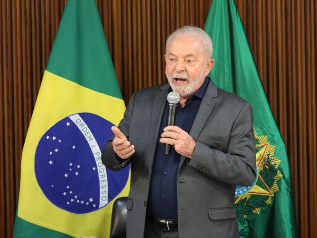 Ipec: 64% dos brasileiros consideram que governo Lula está no caminho certo