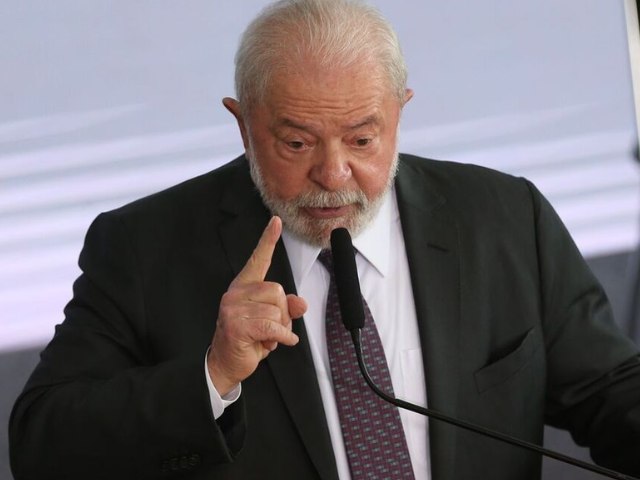 Lula deve anunciar nesta sexta (10) reajuste da merenda escolar; valores estão congelados há 6 anos