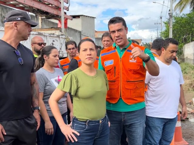 Governadora Raquel Lyra visitou Caruaru e Santa Cruz após chuvas registradas no fim de semana