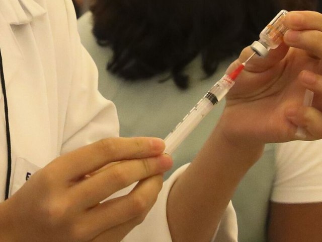 Vacina contra Covid não representa riscos de problemas cardíacos, diz Anvisa