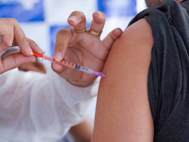 Pernambuco inicia campanha de vacinação contra a influenza na segunda-feira