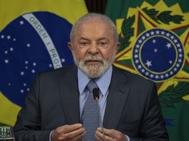 Retomada de programas e revisão de medidas marcam 100 dias de Lula