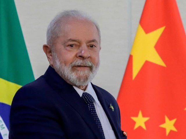 Lula viaja à China, nesta terça (11), em busca de papel para o Brasil no processo de paz na Ucrânia