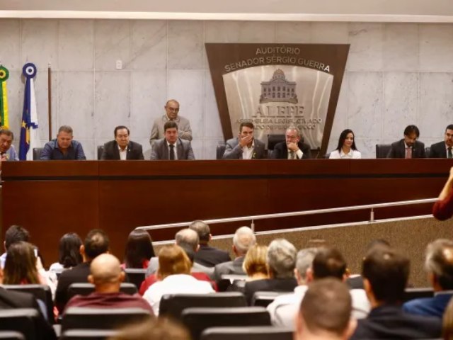 Alepe recebe prefeitos em articulação que antecede votação do pacote fiscal