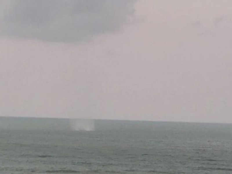 Tromba d'gua  vista no cu da costa litornea do Grande Recife