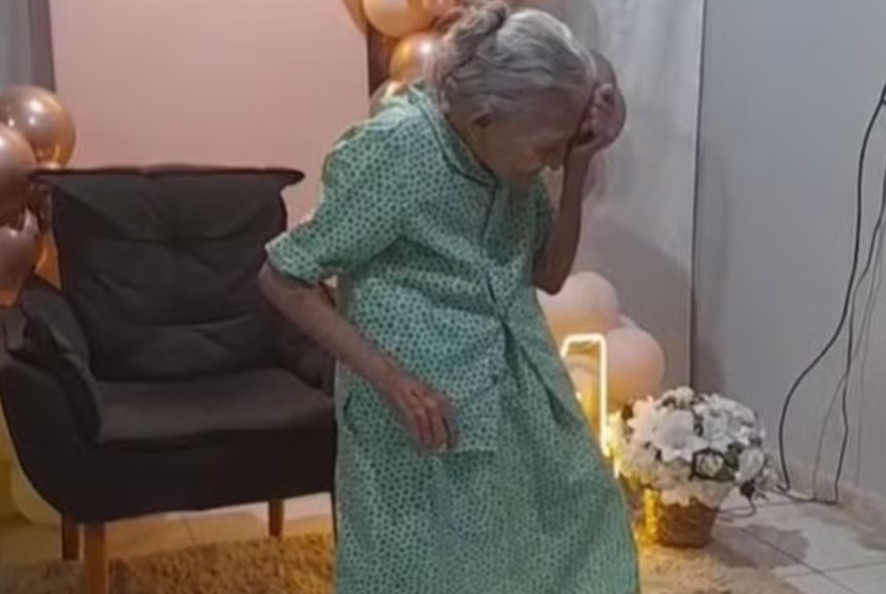 Idosa de 104 anos viraliza ao celebrar anivers�rio dan�ando forr� de Luiz Gonzaga