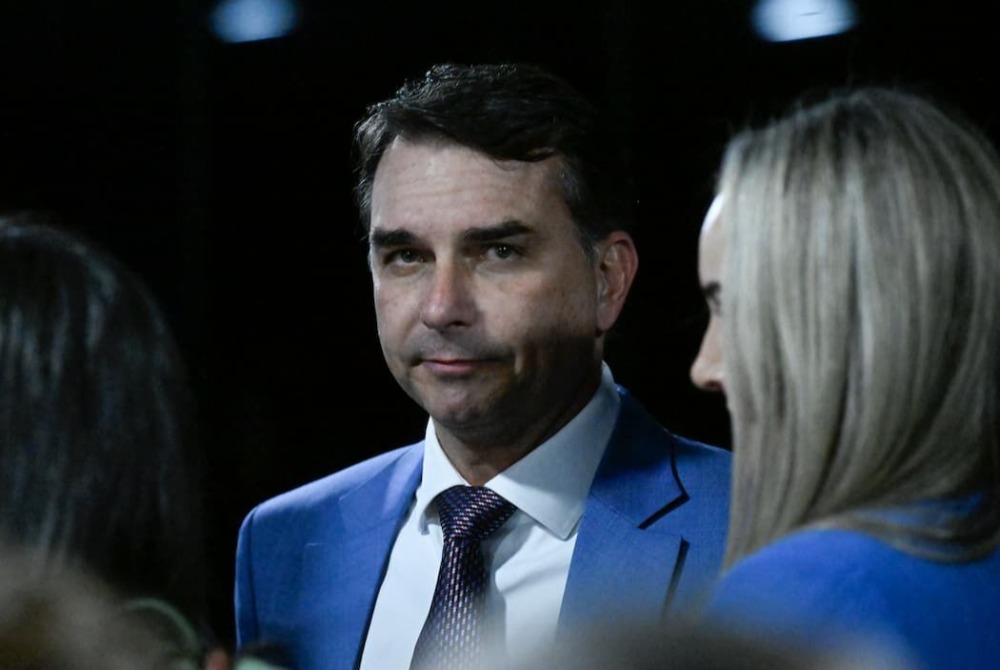 Votos voltar�o para mim, uma vez que est� se provando corrup��o de amigos do Lula, diz Fl�vio