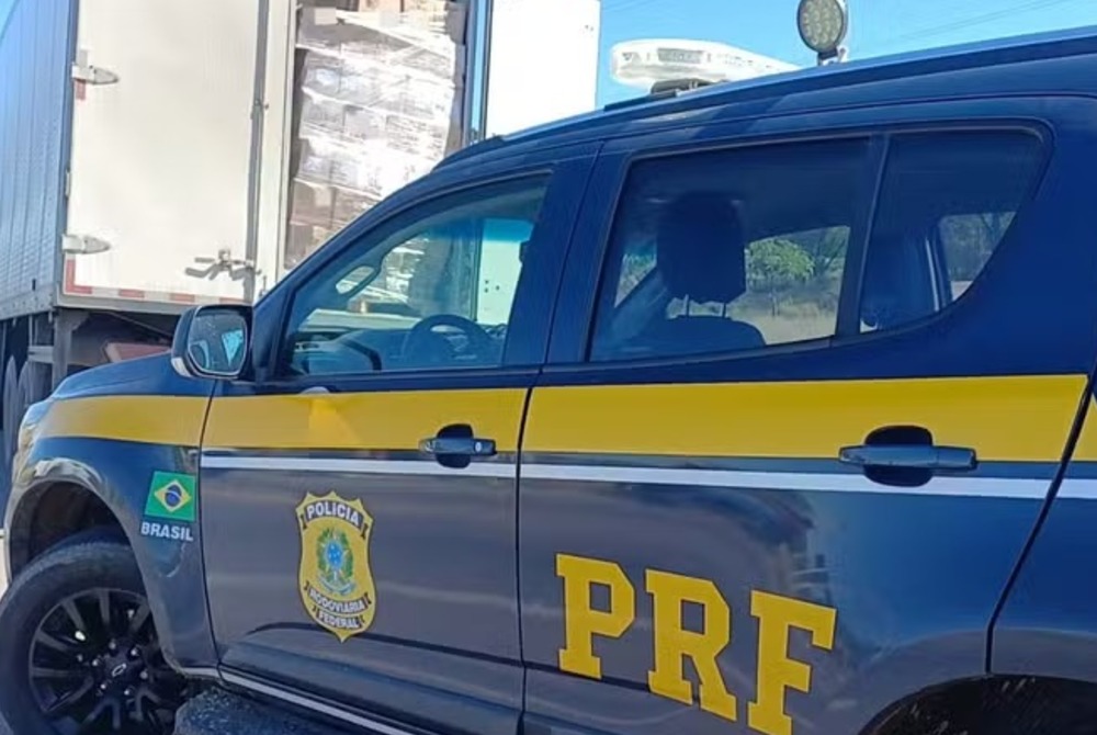 Carga de calabresa avaliada em R$ 460 mil � retida pela PRF no Sert�o