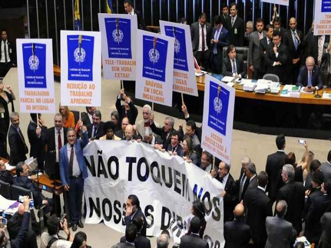 Reforma trabalhista foi aprovada por 296 votos contra 177; veja o que muda