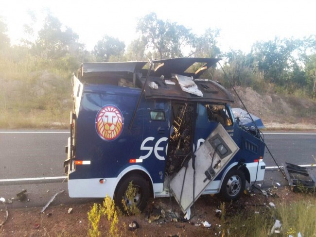 Bandidos explodem carro-forte na PI-140 em cidade do Piau