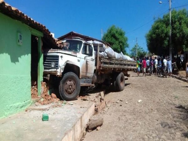 Caminho desgovernado atropela e mata criana de 6 anos no interior do Piau