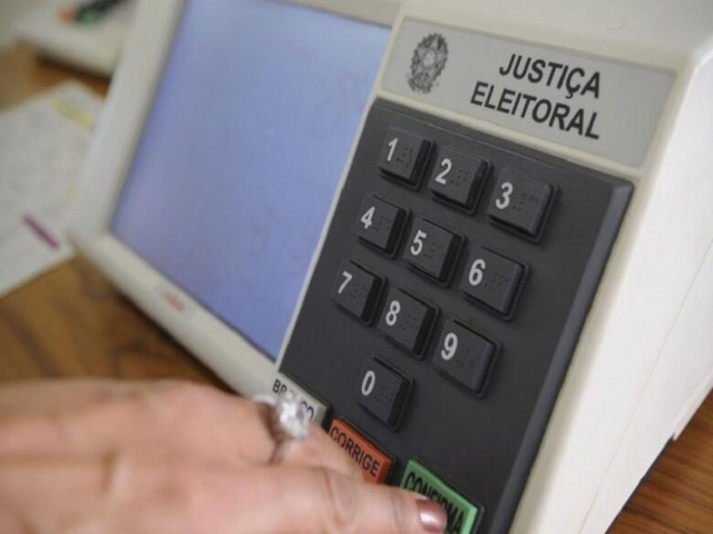 TSE amplia horrio de votao em uma hora; eleitores iro s urnas das 7h s 17h