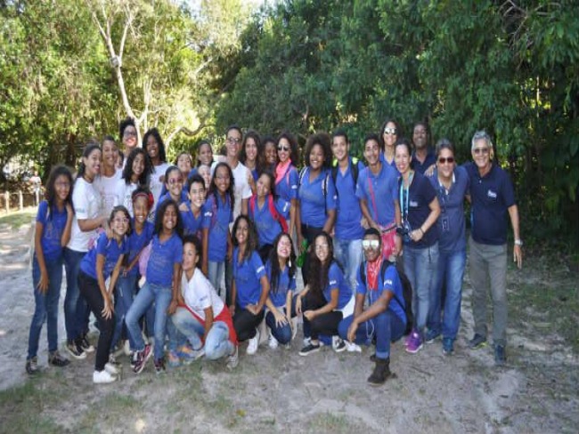 Orquestra Criana Cidad participa de ao em defesa do Rio Capibaribe