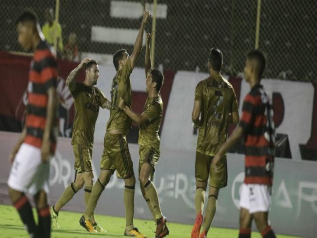 Diego Souza lidera e Sport volta a vencer na Srie A: 2x1 no Vitria