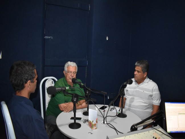 Estreia do programa mesa redonda com o Ex Deputado Assis Pedrosa