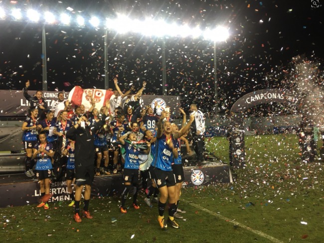 Lel brilha nos pnaltis, e Corinthians/Audax conquista a Libertadores feminina