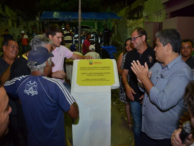 Prefeitura de Limoeiro reinaugura praa Adalberto Moreira