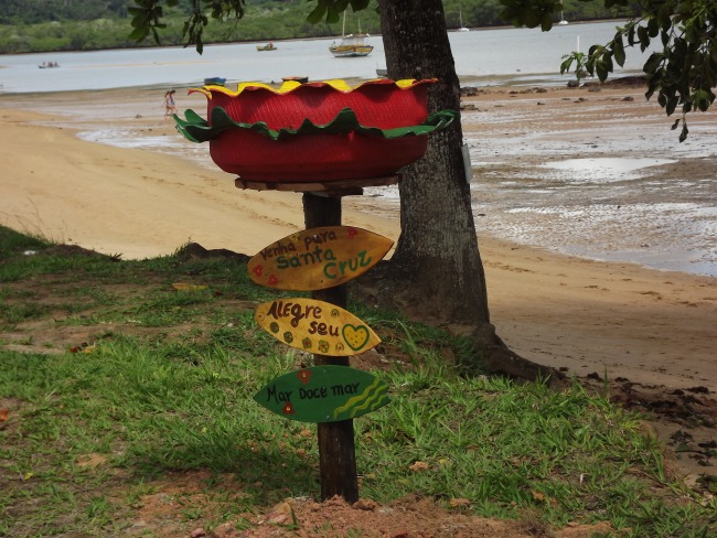 Placa de lixeira nova de Santa Cruz sofre depredao