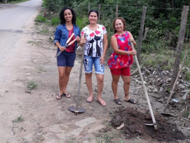 Moradores de Itaparica iniciam ao contra pontos viciados de lixo