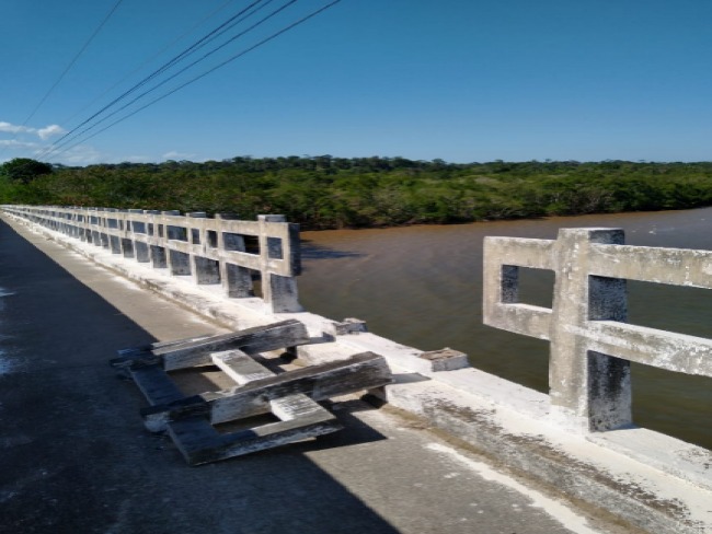 ALERTA: Ponte sobre Rio Piraquê-açu apresenta problemas em sua estrutura