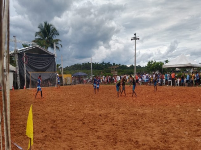 Futebol de areia agitar vero na Barra do Sahy